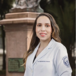 Stéphanie Kim Azevedo de Almeida